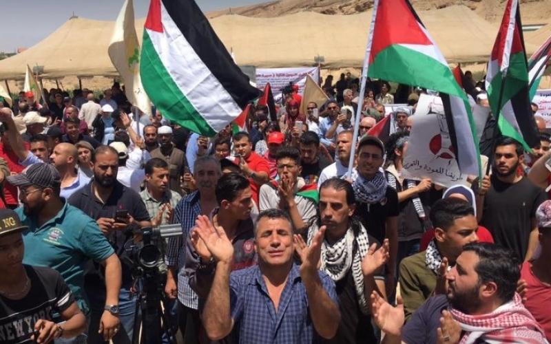 المئات يشاركون بمسيرة العودة باتجاه الحدود الفلسطينية