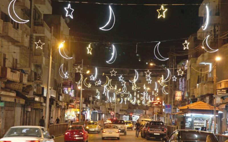 استقبال رمضان ما بعد منتصف الشهر إرهاق للمواطن والقطاع التجاري