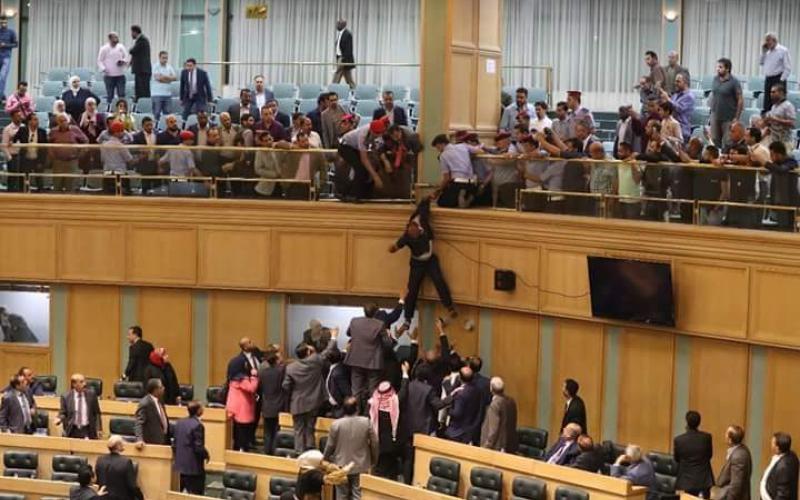 حكومة الرزاز تحصد ثقة النواب بـ(79) صوتا وحجب (42)