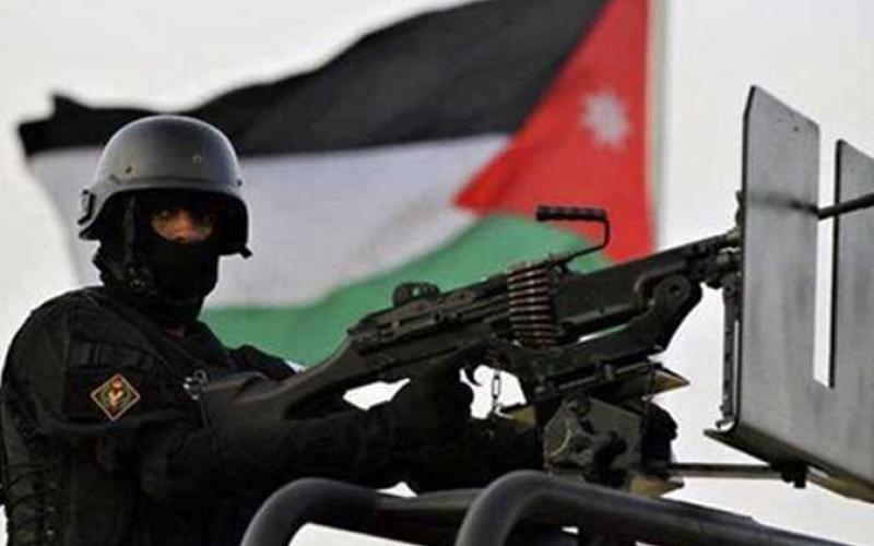 بسبب "اللحية" اقتحام شقة صحفيين أردنيين.. والأمن يحقق