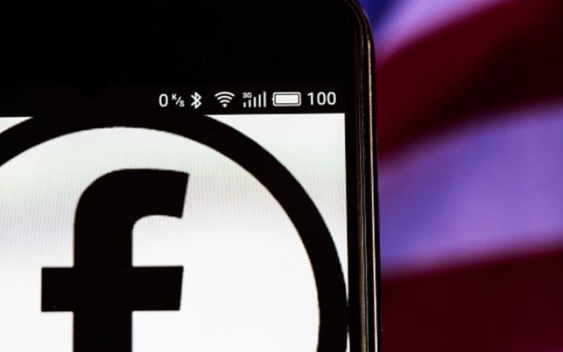 كيف تسبب "فيسبوك" في خسارة مئات الصحفيين لوظائفهم
