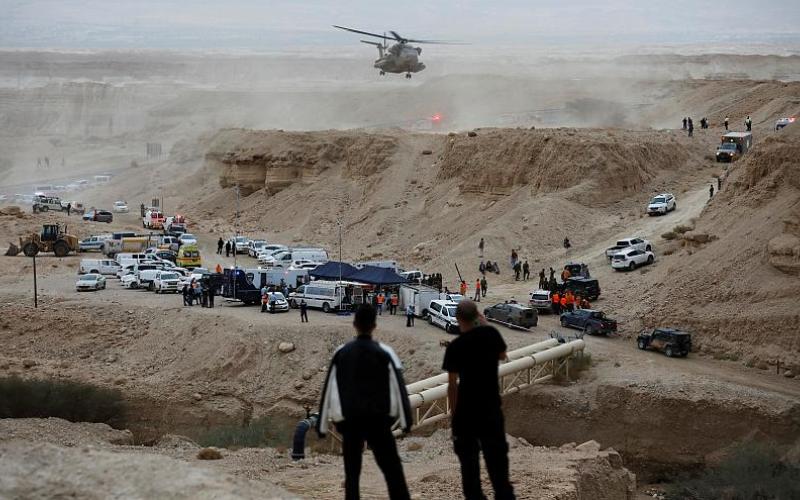 اسرائيل ترسل طائرات هليكوبتر لمساعدة الأردن في كارثة السيول