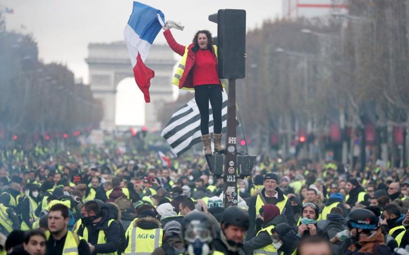 "الخارجية" تدعو الأردنيين في باريس إلى الابتعاد عن مناطق المظاهرات