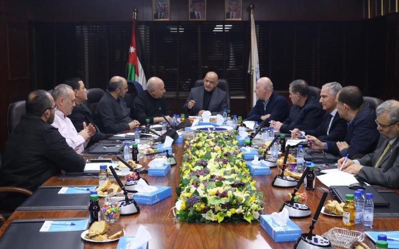 مجلس ادارة تجارة عمان يطالب بالإسراع بتعويض التجار