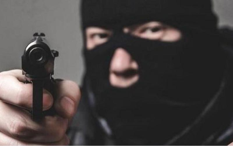 سلب مبلغ 54 الف دينار تحت تهديد السلاح من موظف شركة ألبان في عمان