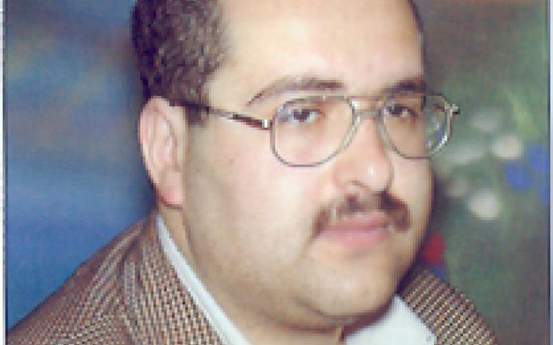 ناصر ثابت.. شاعر الغربة والحب والرقمية