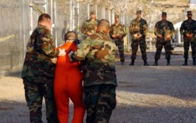 الحكومة توافق على استلام اثنين من خمسة معتقلين أردنيين في غوانتنامو