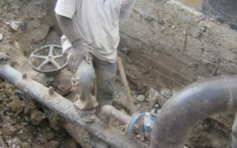 أهالي ساكب: المياه سممتنا