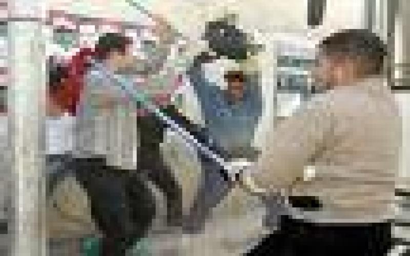 مرشح في مادبا يروى تفاصيل الاعتداء عليه