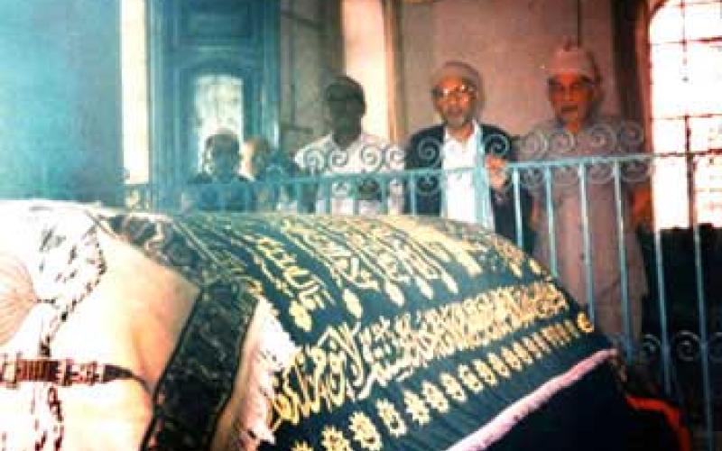 احتفالات عاشوراء في المزار الجنوبي تتم بهدوء