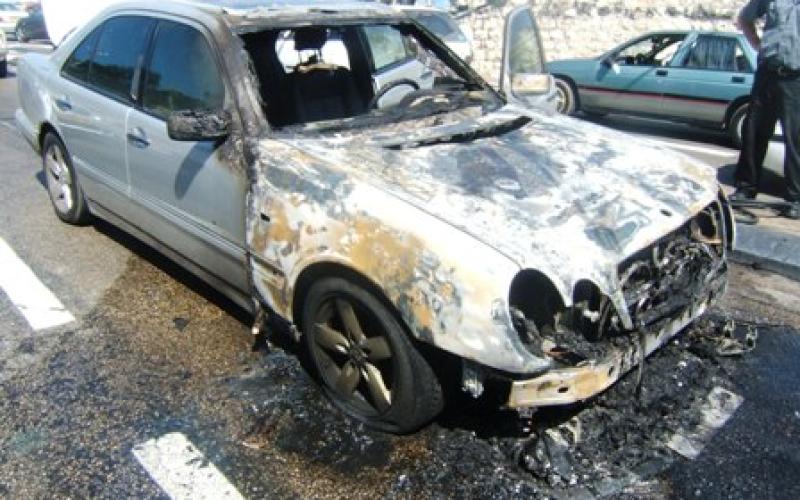 احتراق مركبة على دوار الواحة!!