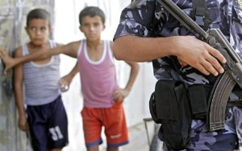 أهالي ساكب: أولادنا تعرضوا للضرب أثناء التحقيق