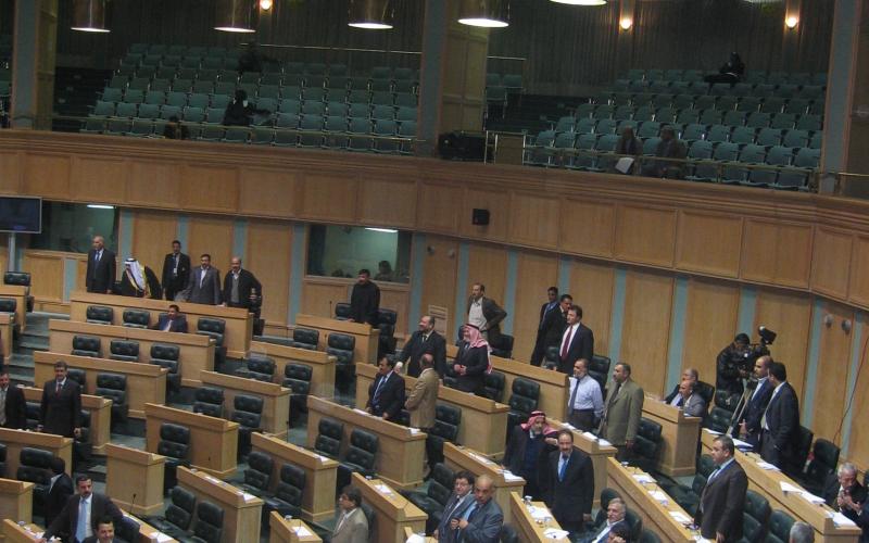 النواب يستثنون إسرائيل من تعاون الربط الكهربائي