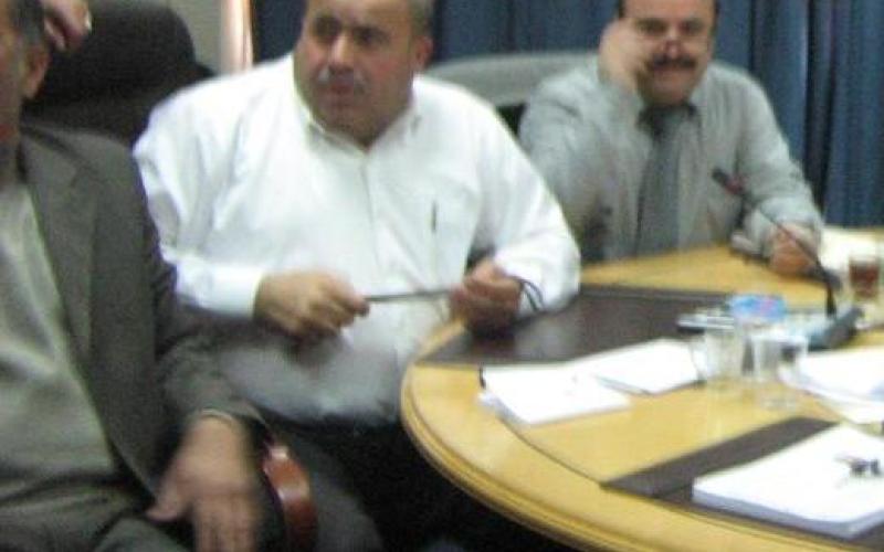 النائب القرنة يدعو الحكومة لمراجعة السياسات الاقتصادية