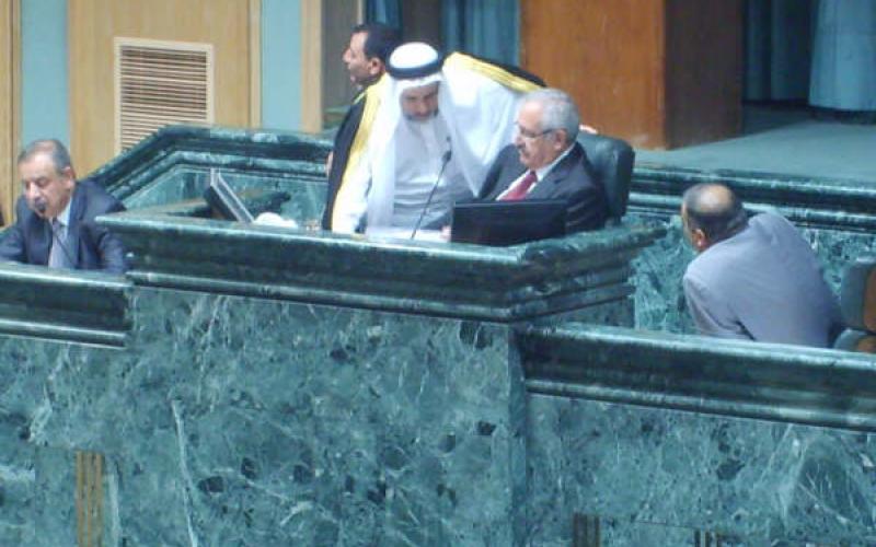 جلستان للبورصات والأزمة المالية ومذكرة لتعديل "اعتماد التعليم العالي"