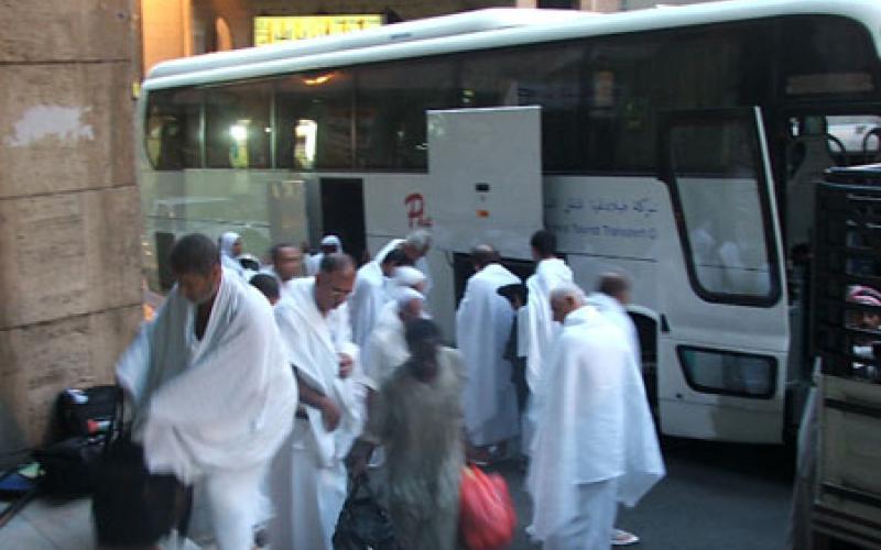 حجاج ينوون تقديم عريضة للذهبي عن أوضاعهم السيئة