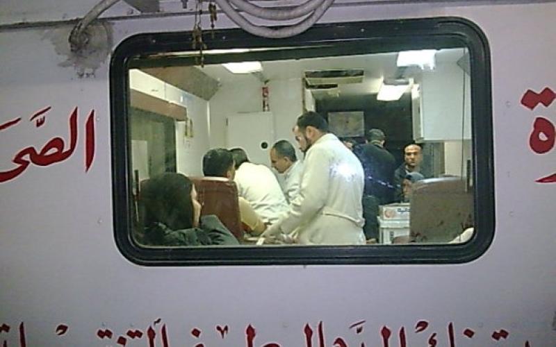 عمال مياومة ينهون اضرابهم ويتوجهون للتبرع بالدم لغزة