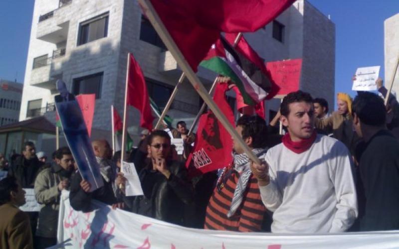 في اعتصام..أحزاب وقوى تسلم مذكرة للنواب مطالبة بإلغاء "السلام"