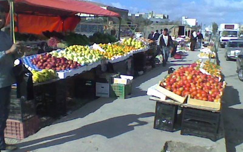 مطالبات بإقامة سوق شعبي للخضار في الحصن