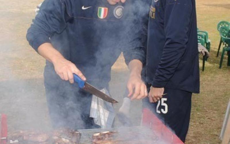 إنتر ميلان يقيم حفل شواء