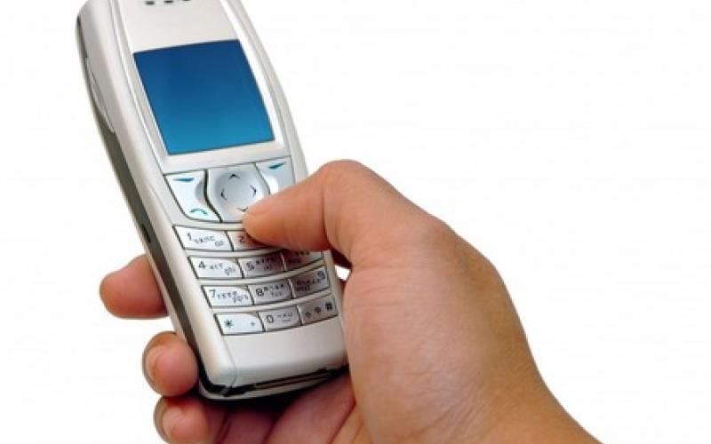 هواتف خلوية بأسماء أموات!