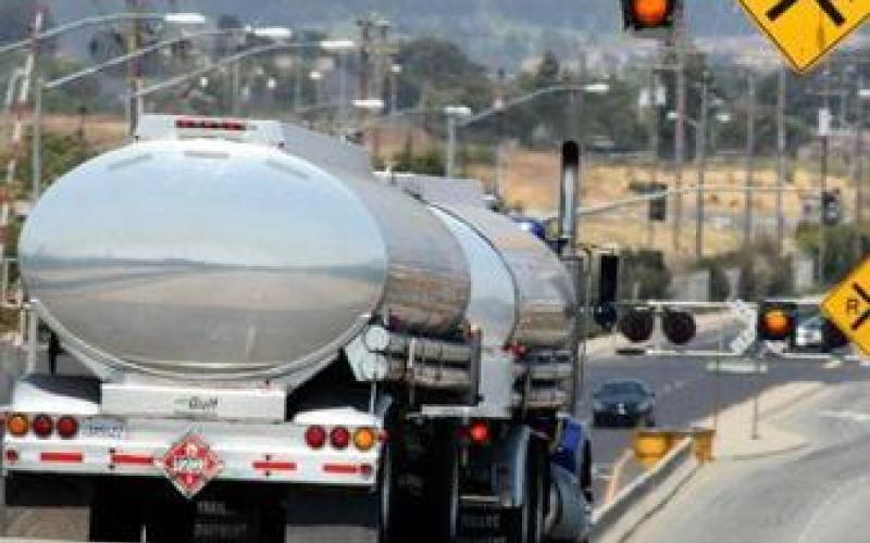 تدهور صهريج غاز على طريق المطار