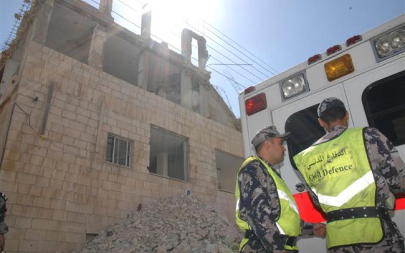 وفاة 3 أشخاص اثر انهيار عمارة في ضاحية الامير حسن