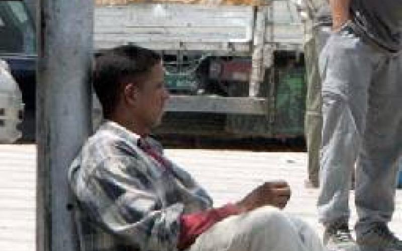 الأمن ينفي تعذيب عامل مصري سجين