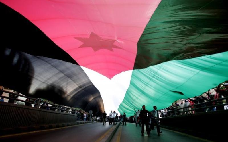 مواكب سيارات تجوب العاصمة احتفالا بالاستقلال