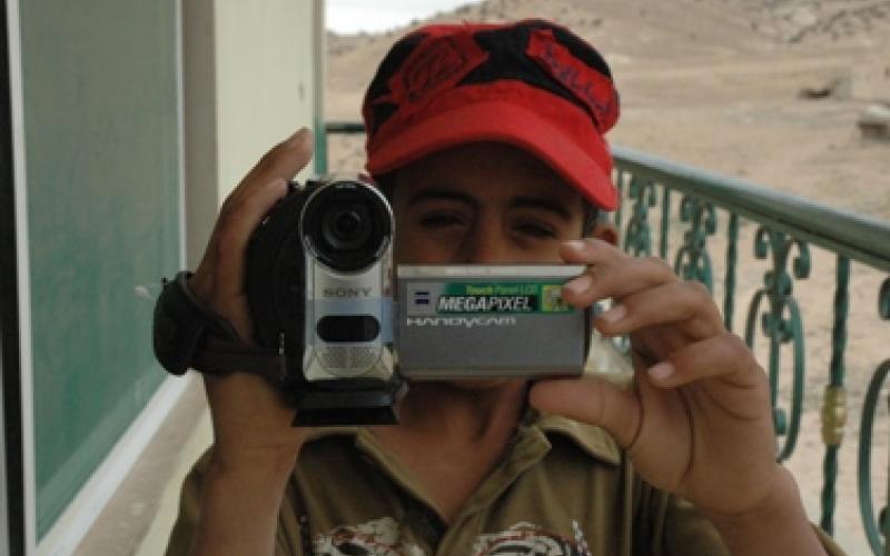 إنجاز أفلام عن قرية البيضاء بيد أطفالها