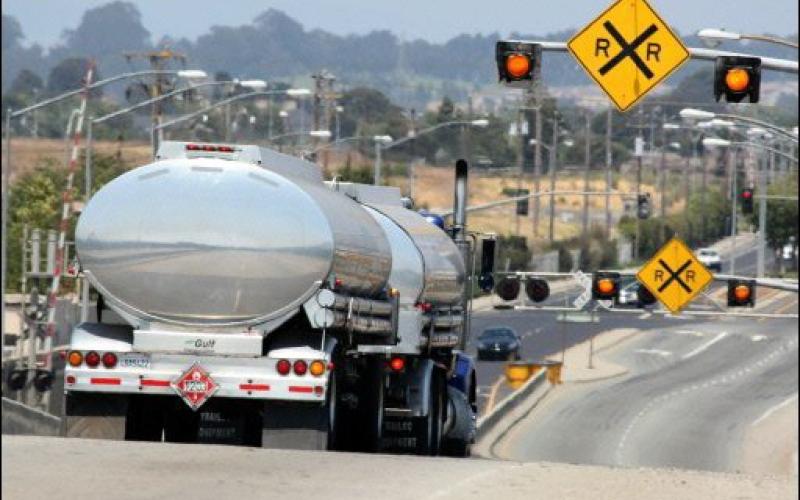 تدهور صهريج محمل بالزيت في الزرقاء