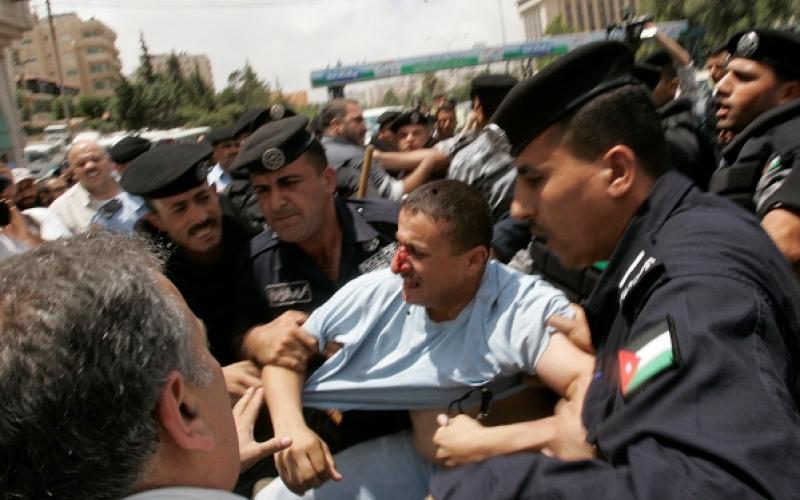 بالصوت والصورة..اعتقال مجلس النقباء وفض اعتصامهم بالقوة