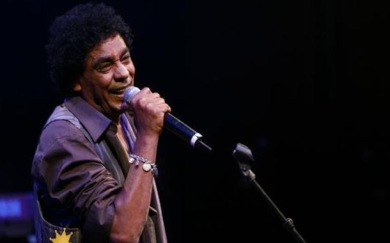 محمد منير ومكادي يشدون على مسرح الارينا