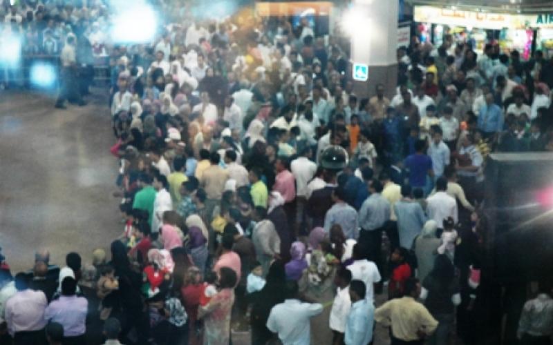 "قربة" و دبكة في مطار الملكة علياء الدولي