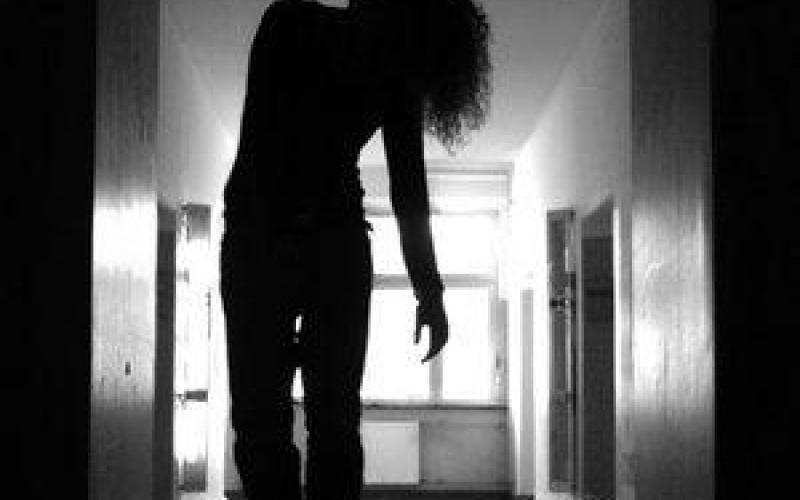 فتاة أوكرانية تنتحر في شميساني تاركة رسالة اعتذار لحبيبها