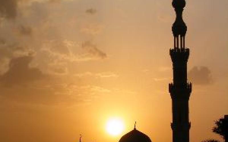 الدوام في رمضان من 9 صباحا وحتى 2 بعد الظهر