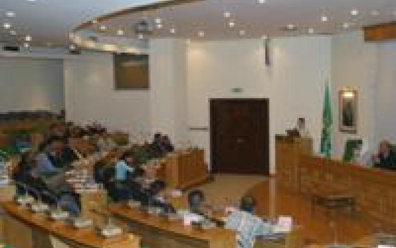 عضو الأمانة المفلح تطالب باستيفاء عوائد التنظيم من شركة المعبر