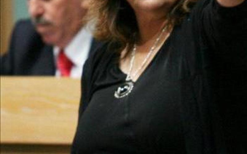 النائب الروسان تتساءل هل بلدنا سائبة ؟