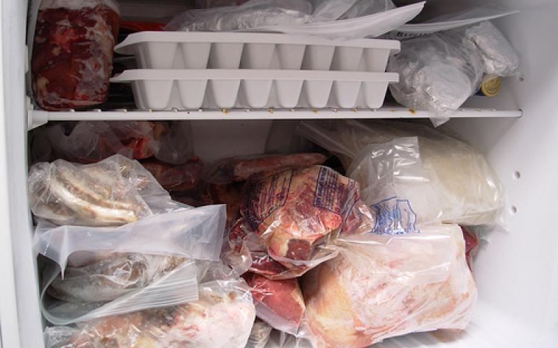 ارتفاع أسعار اللحوم الحمراء يزيد الطلب على المجمد