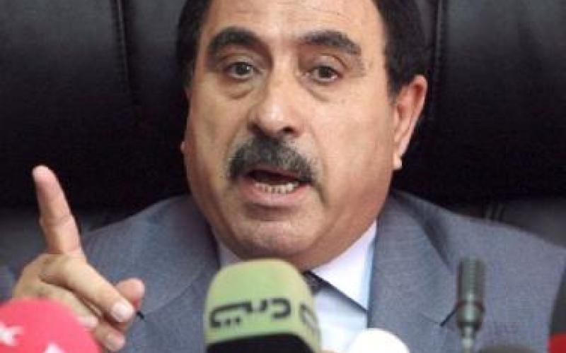 الصحة : الوزير أخذ المطعوم المضاد لانفلونزا الخنازير