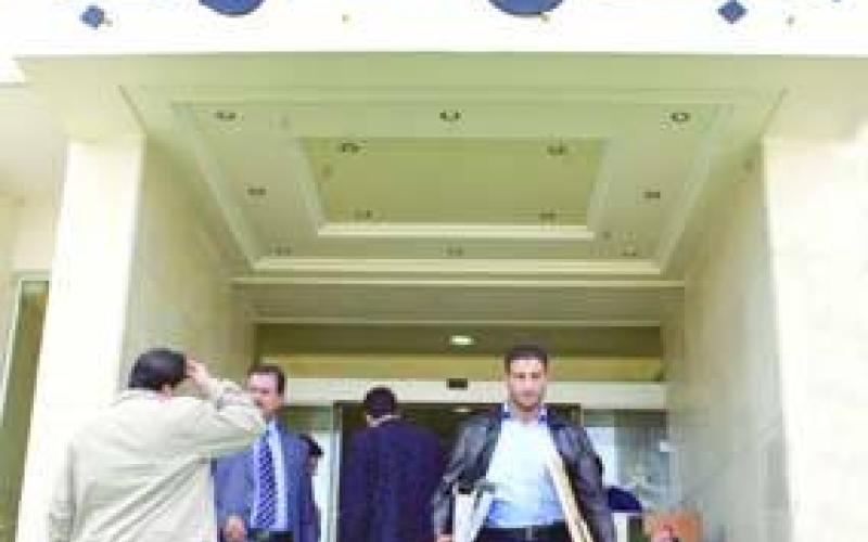 نقابات مهنية ترحب بحل مجلس النواب