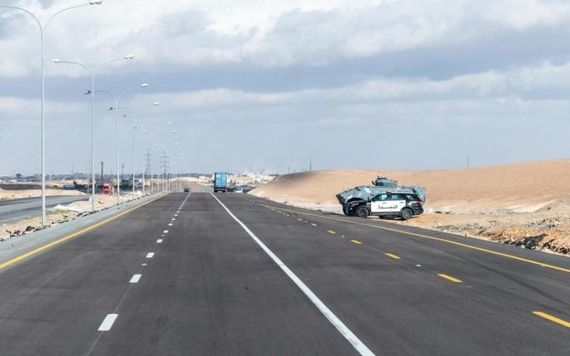 دورية أمنية على الطريق الصحراوي قرب محافظة معان 