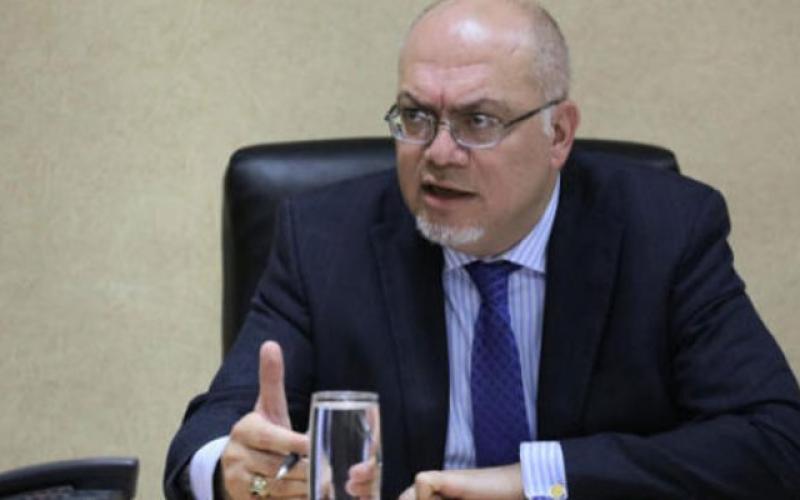 وزير الأشغال الأسبق سامي هلسة