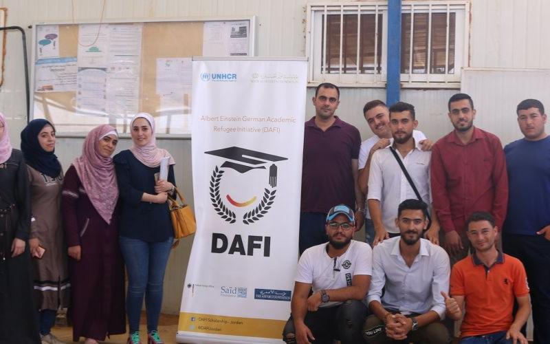 اجتماع لـ"منحة دافي" مع طلبة سوريين في مخيم الزعتري، 24/7/2019 (DAFI Scholarship - Jordan)