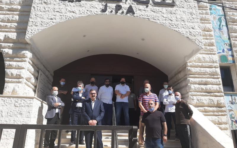 وقفة أمام نقابة الصحفيين احتجاجا على توقيف حجاج (عمان نت27/8/2020)