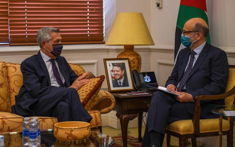 رئيس الوزراء عمر الرزاز خلال اجتماعه مع المفوض  السامي فيليبو غراندي