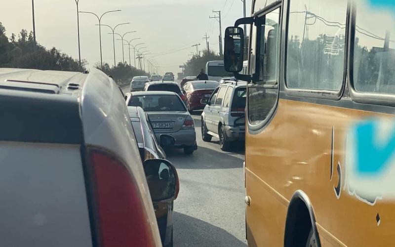 ازمة سير على طريق اربد عمان بسبب الحواجز الامنية